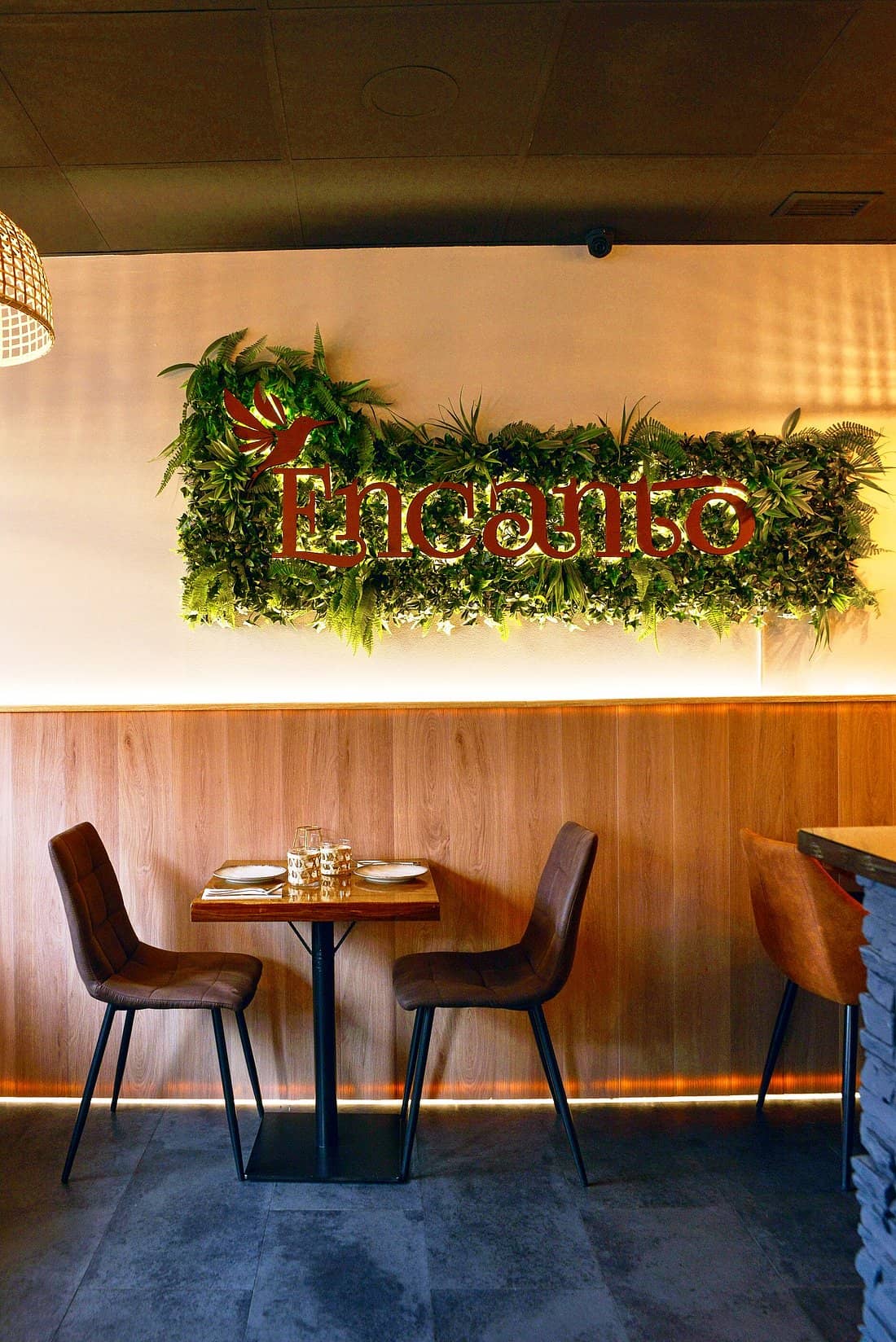 Detalle interior de Encanto Gastrobar