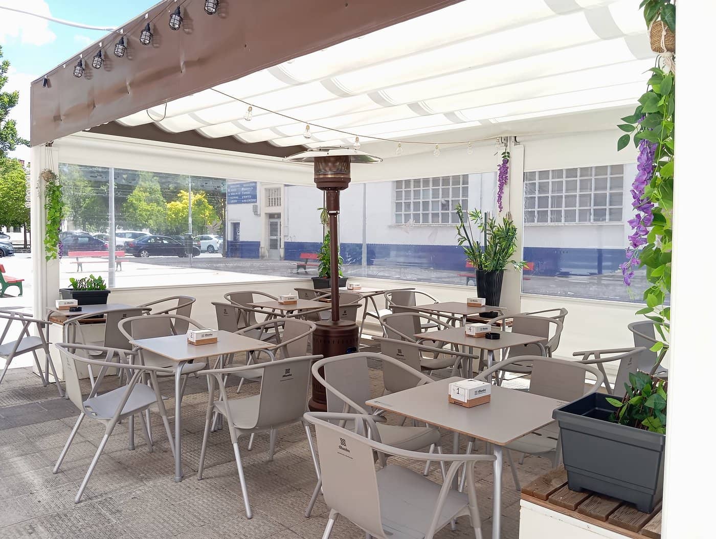 Terraza de Encanto Gastrobar — zona pet-friendly